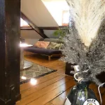 La Caze Paloise ~ Atypique ~ 100% Fonctionnel Apartmán *